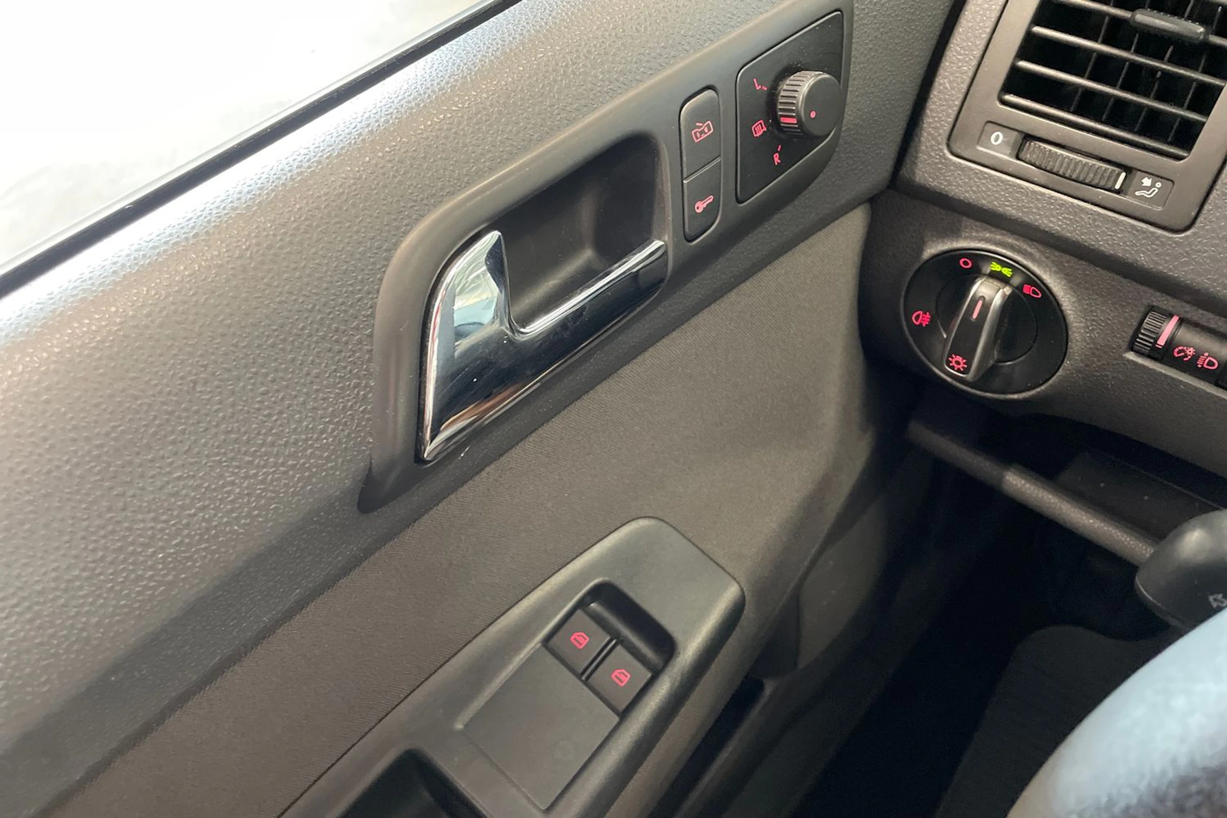 musta Volkswagen Polo 2007 kuva 14.