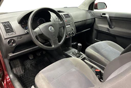 punainen Volkswagen Polo 2008 kuva 8.