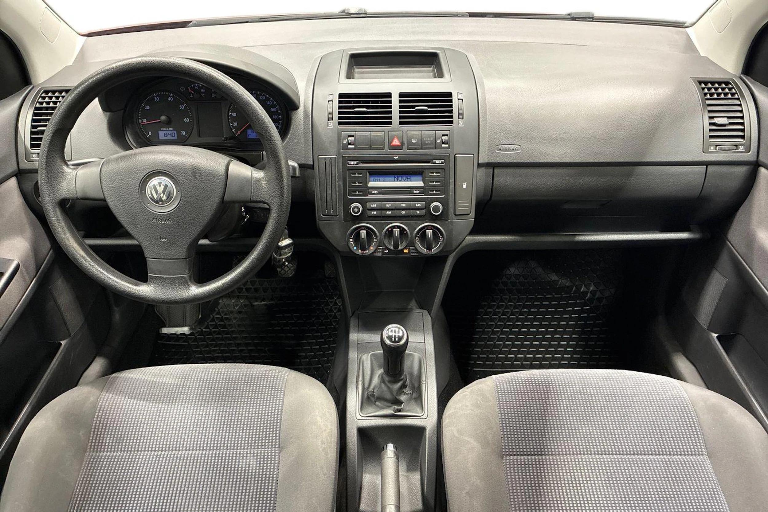 punainen Volkswagen Polo 2008 kuva 9.