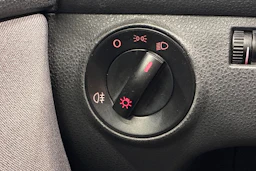 punainen Volkswagen Polo 2008 kuva 17.