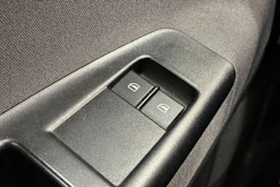 punainen Volkswagen Polo 2008 kuva 19.