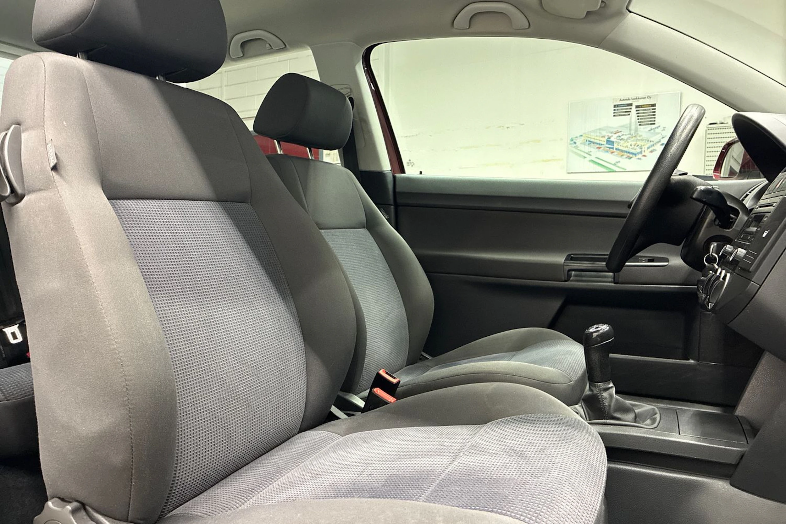 punainen Volkswagen Polo 2008 kuva 24.