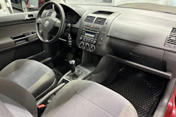 punainen Volkswagen Polo 2008 kuva 25.