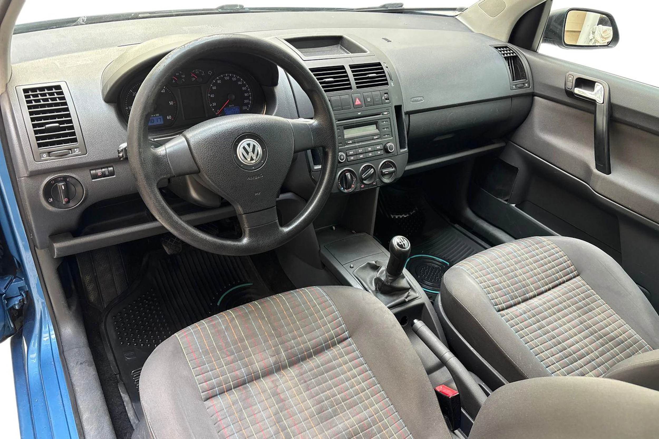 Sininen Volkswagen POLO 2008 kuva 6.