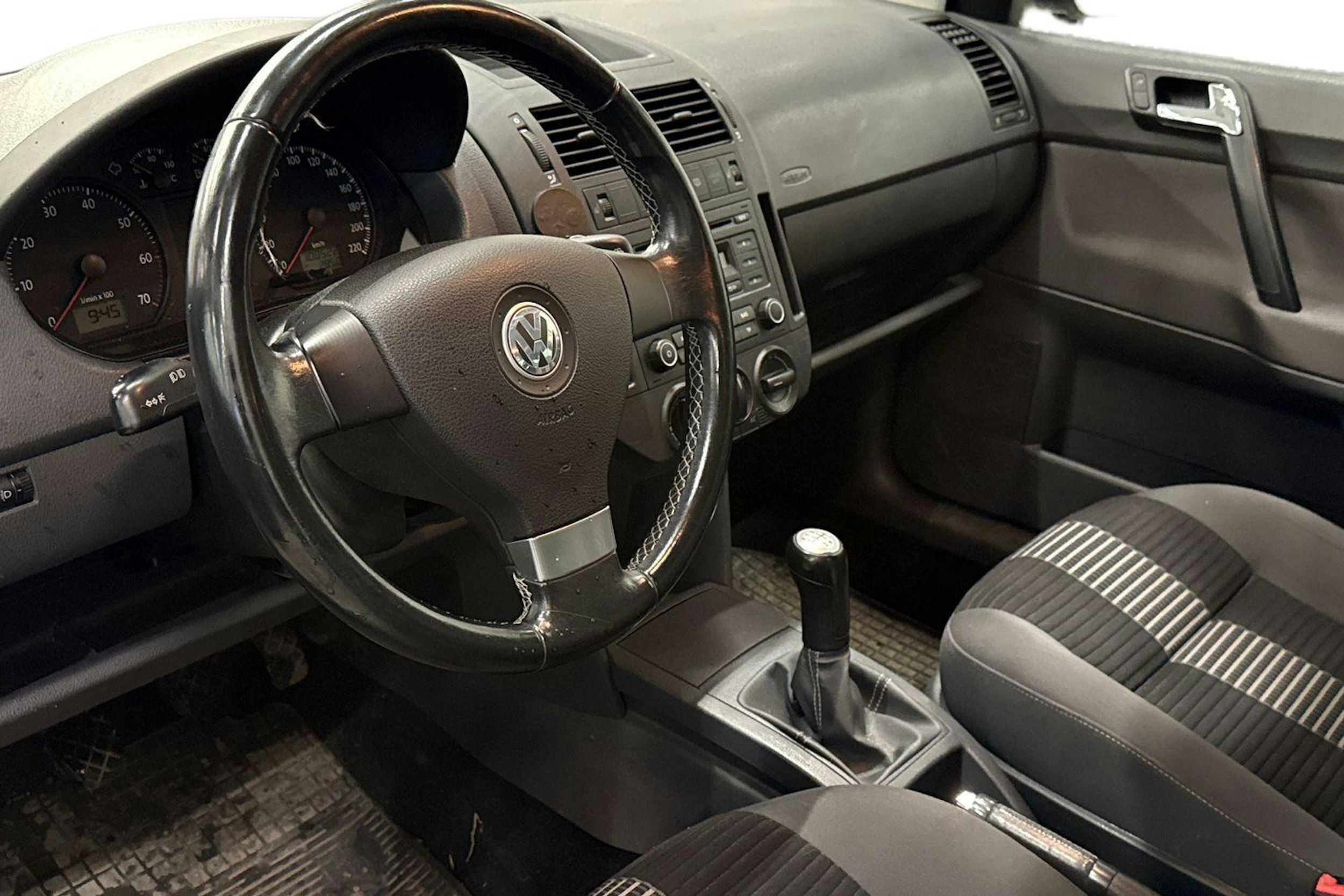 valkoinen Volkswagen Polo 2009 kuva 3.
