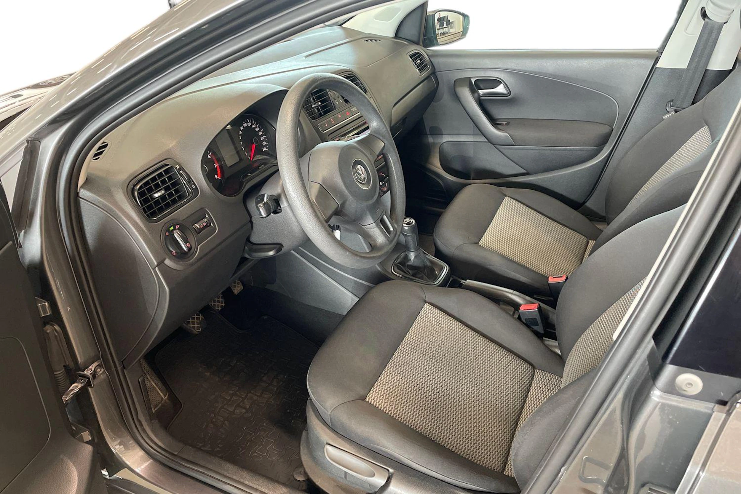 harmaa Volkswagen Polo 2009 kuva 6.