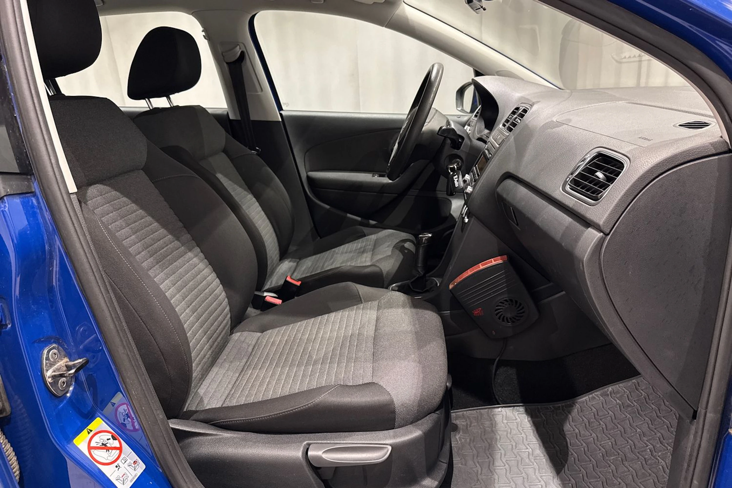 sininen Volkswagen Polo 2010 kuva 17.