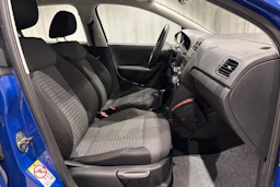 sininen Volkswagen Polo 2010 kuva 17.
