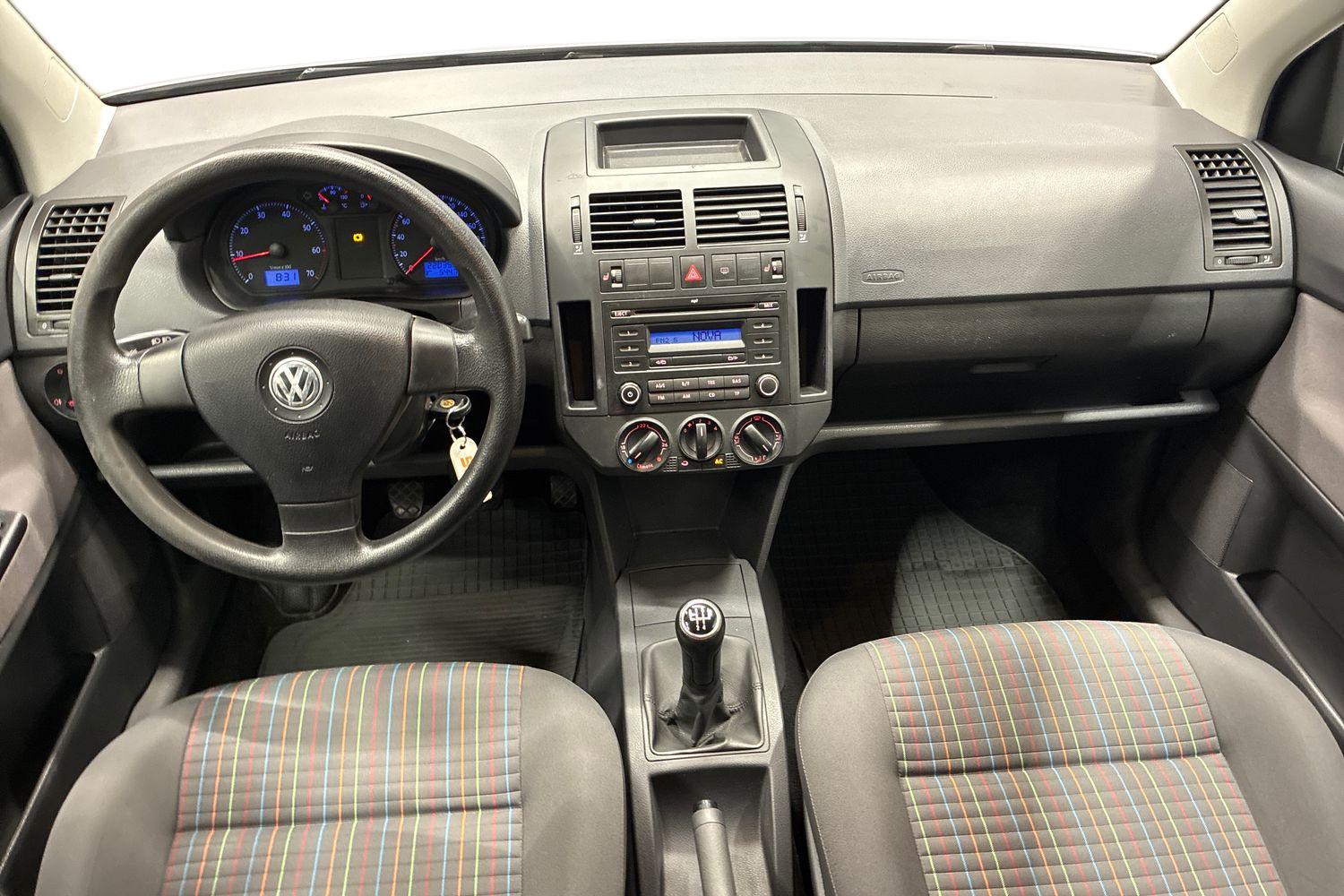 Volkswagen Polo Trendline 1,4 59 kW 4d 2009, kuva 7/19