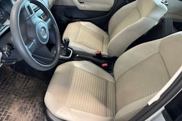 harmaa Volkswagen Polo 2010 kuva 3.