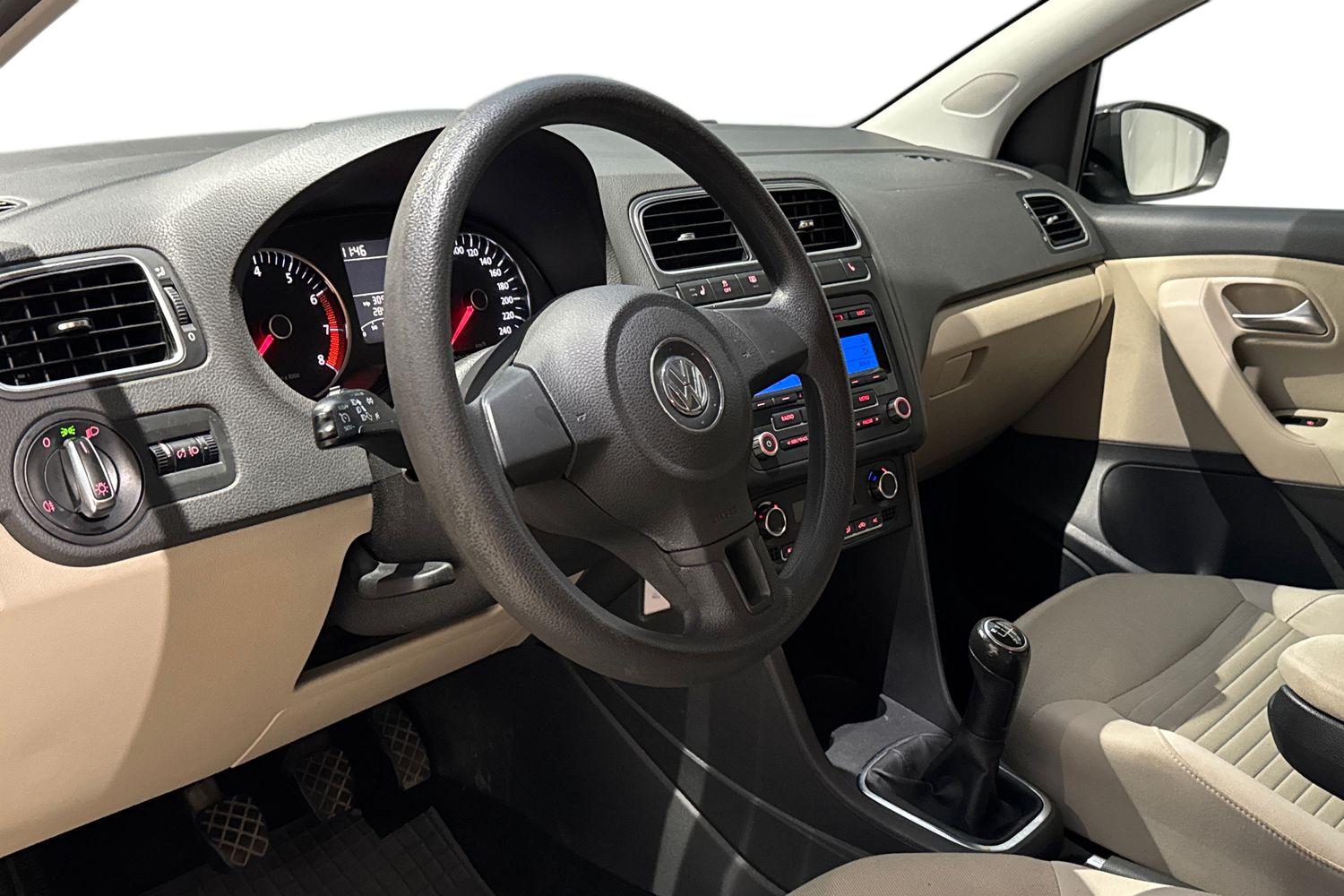 Volkswagen Polo 2010, bild 6/19