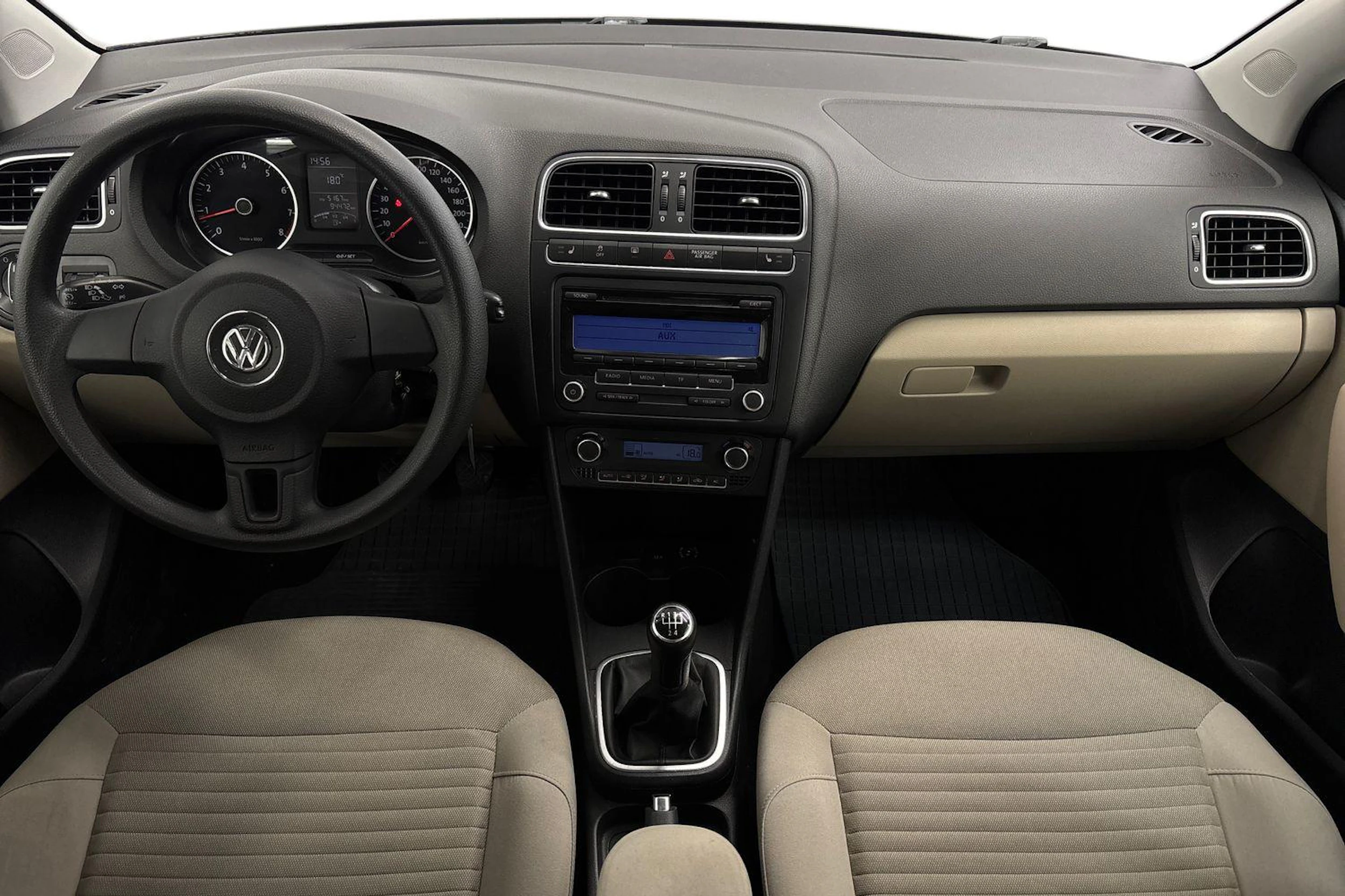 musta Volkswagen Polo 2010 kuva 7.