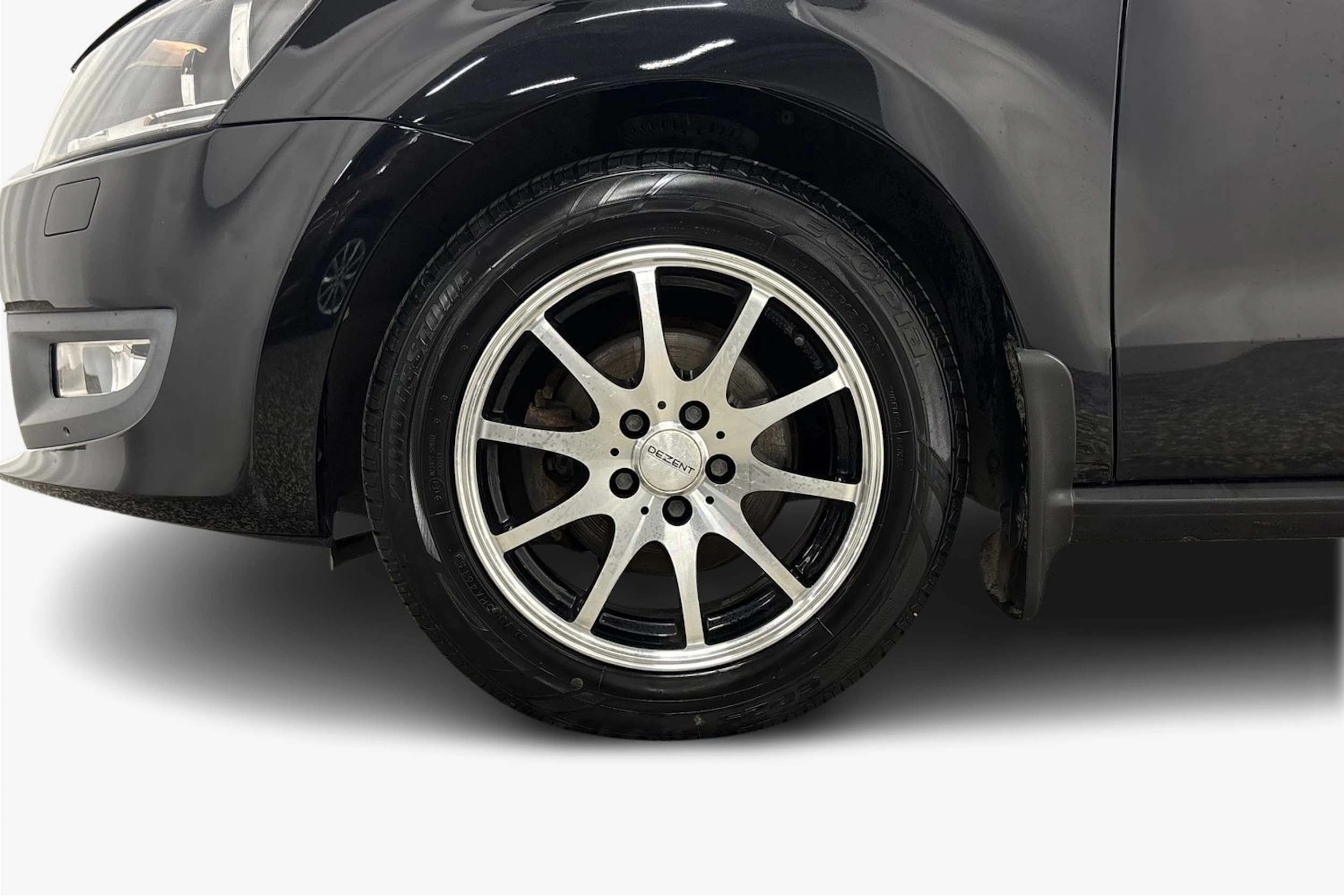 musta Volkswagen Polo 2010 kuva 9.