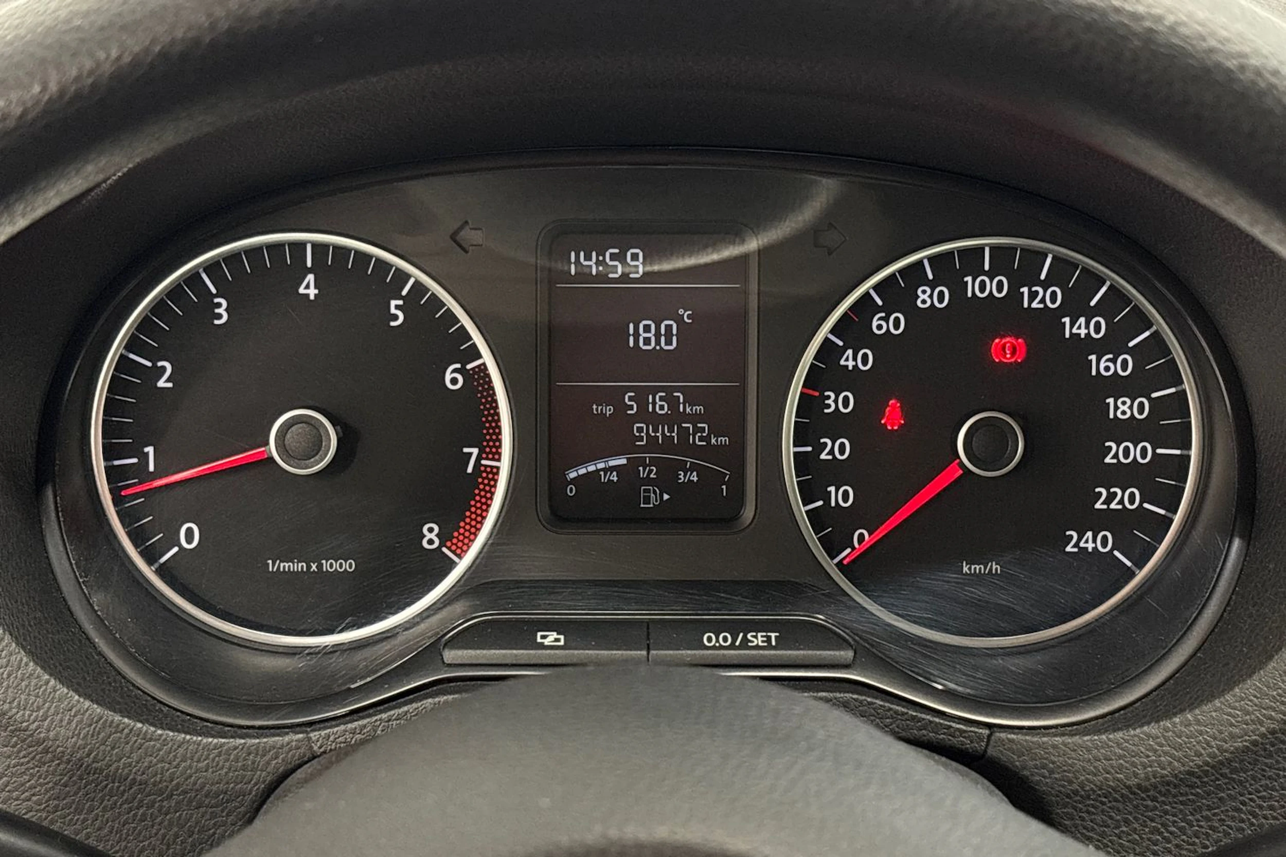 musta Volkswagen Polo 2010 kuva 13.