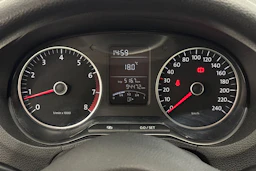 musta Volkswagen Polo 2010 kuva 13.