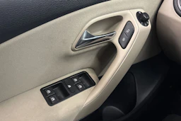 musta Volkswagen Polo 2010 kuva 15.