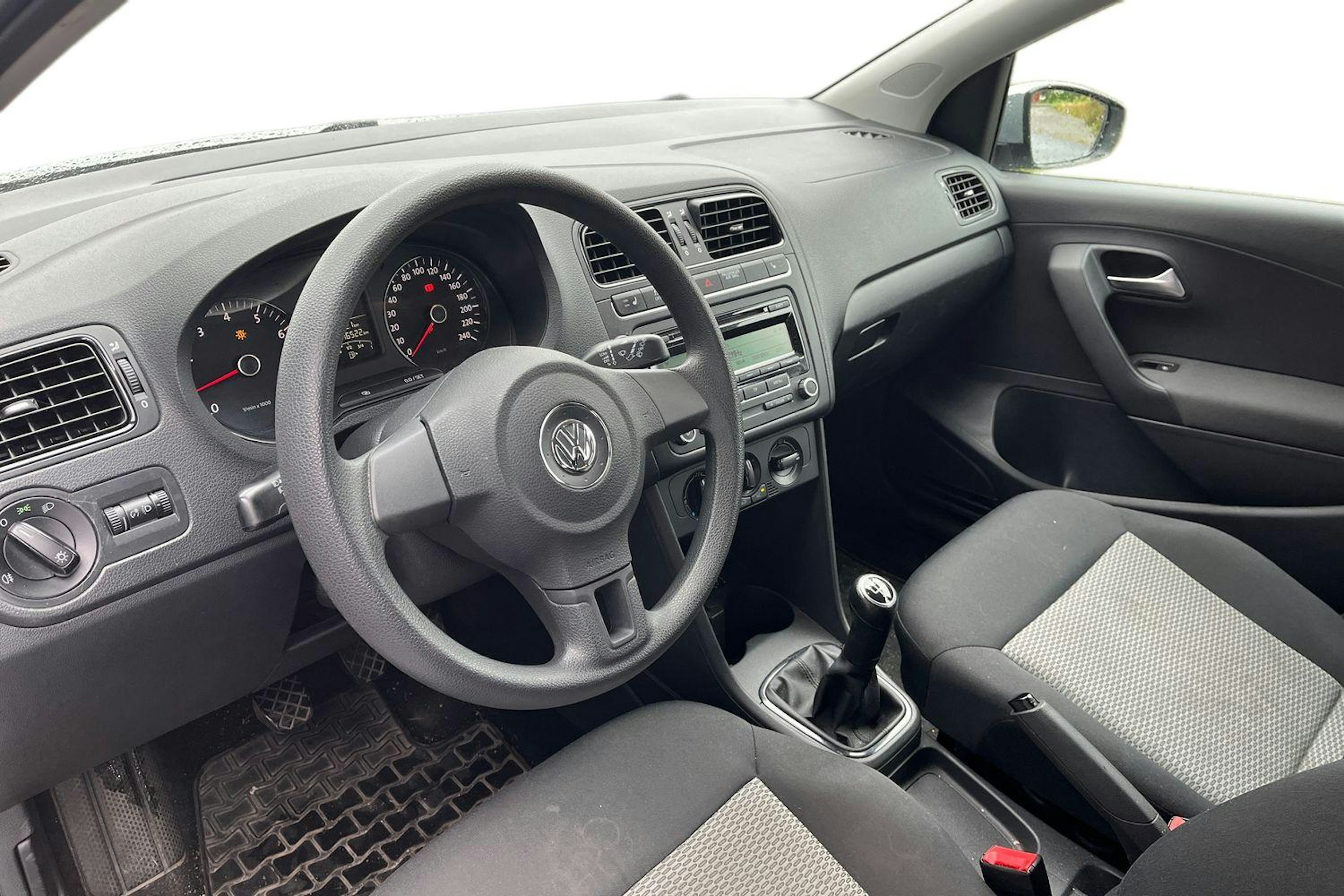 harmaa Volkswagen Polo 2010 kuva 3.