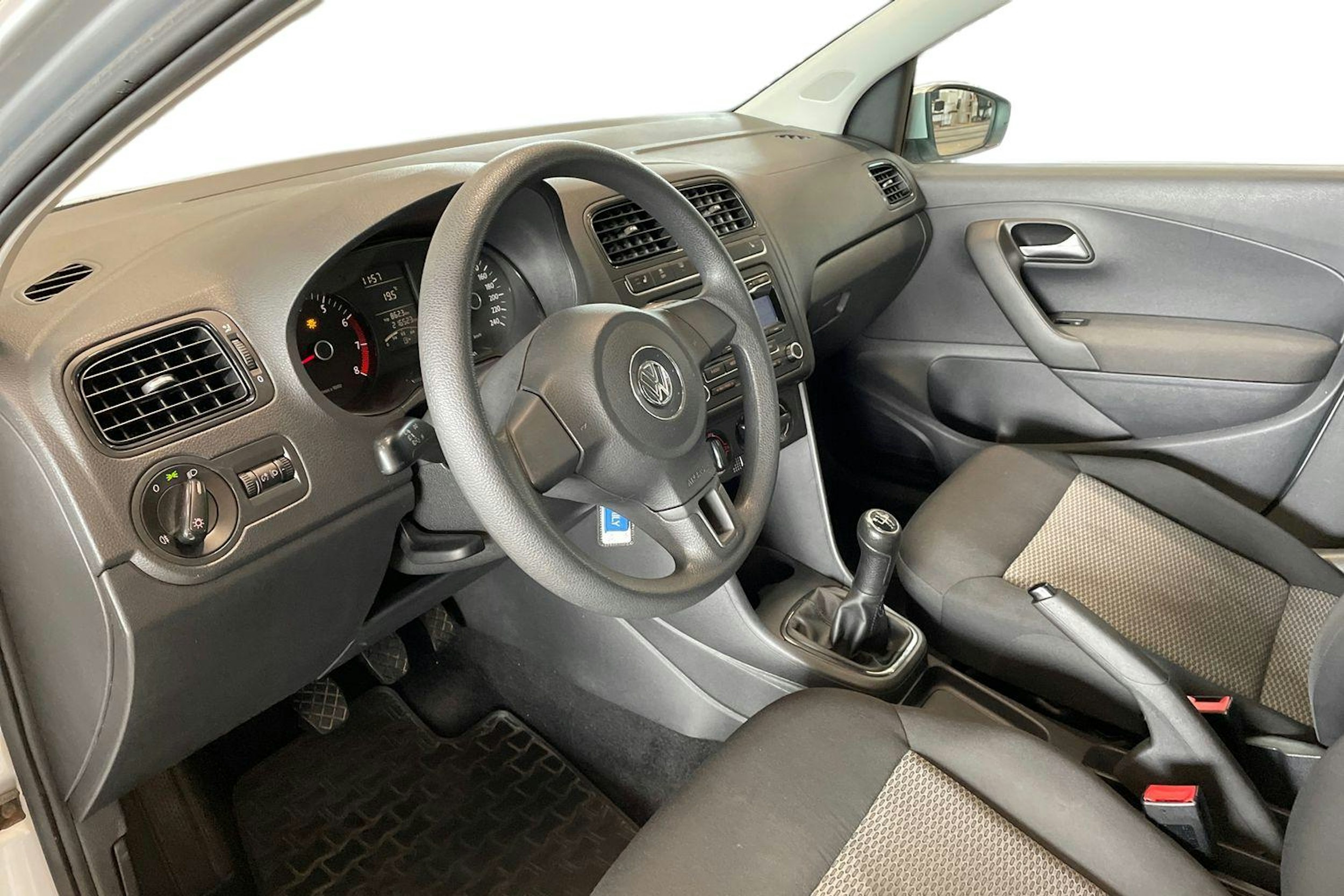 harmaa Volkswagen Polo 2011 kuva 7.