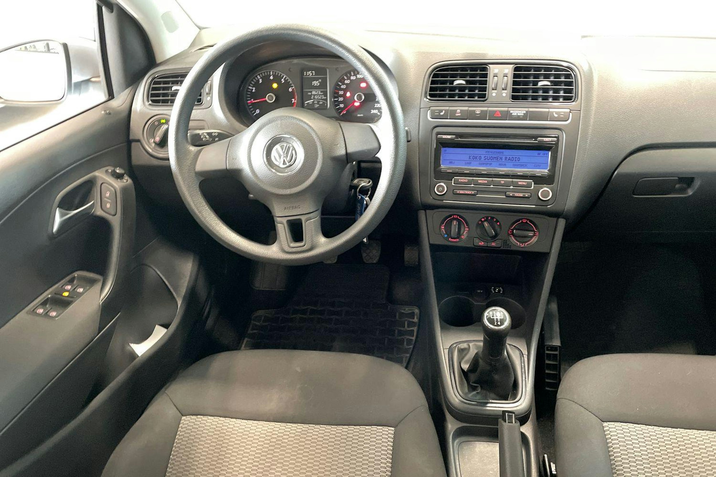 harmaa Volkswagen Polo 2011 kuva 9.