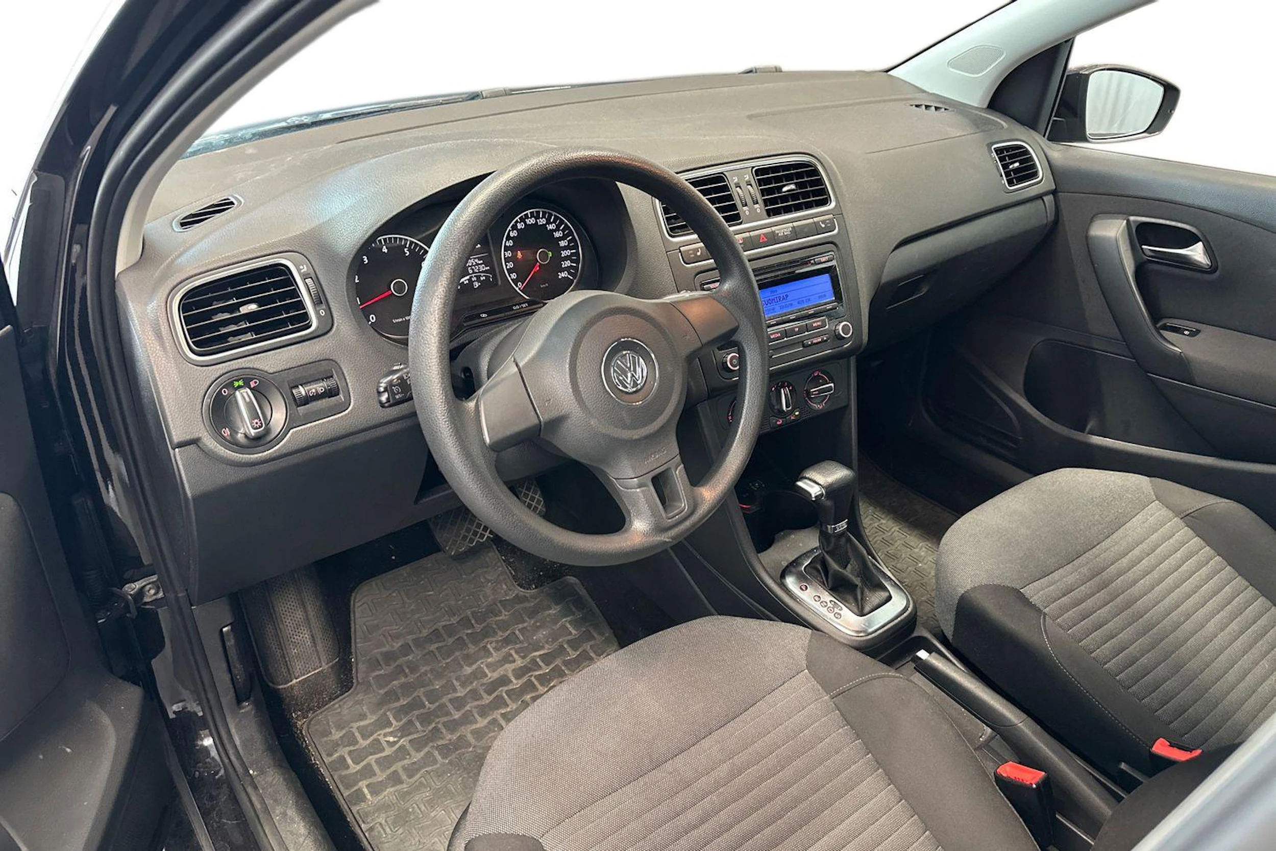 musta Volkswagen Polo 2010 kuva 3.