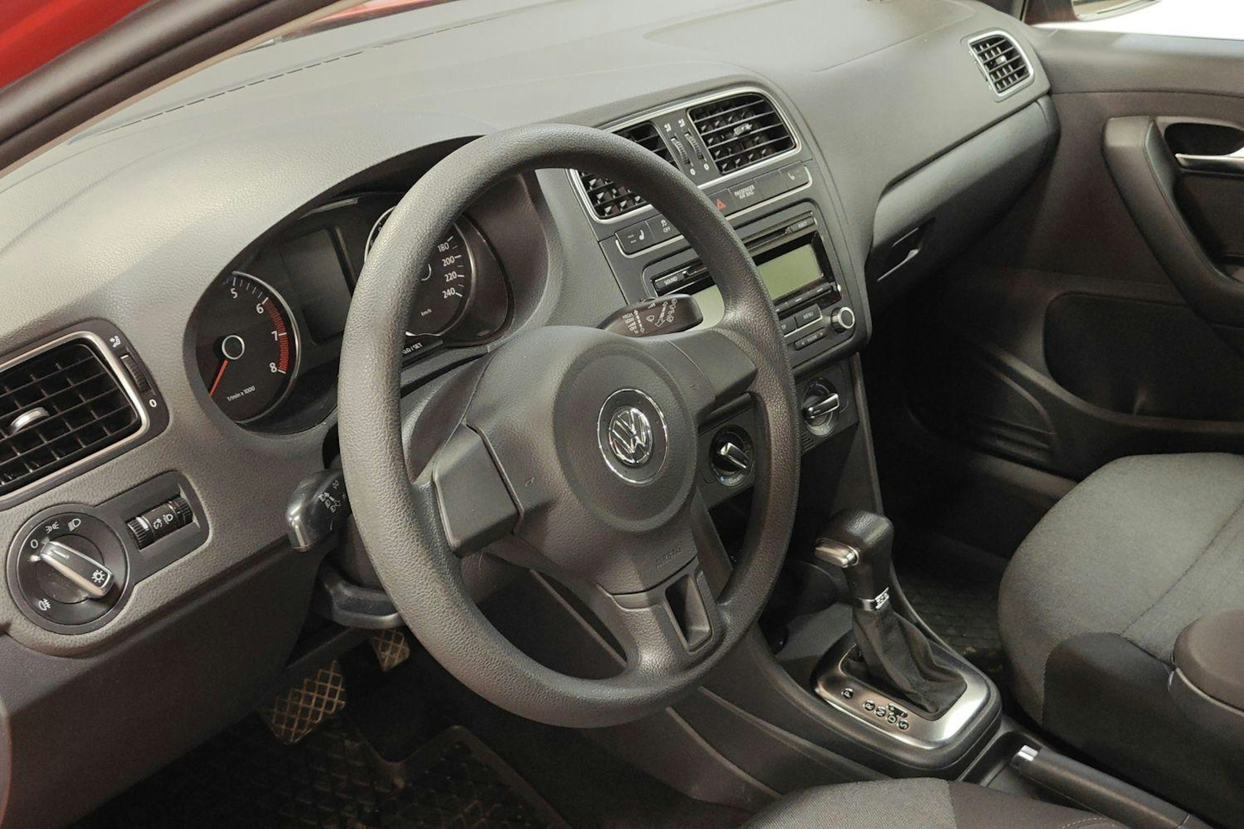 met. oranssi Volkswagen Polo 2010 kuva 7.