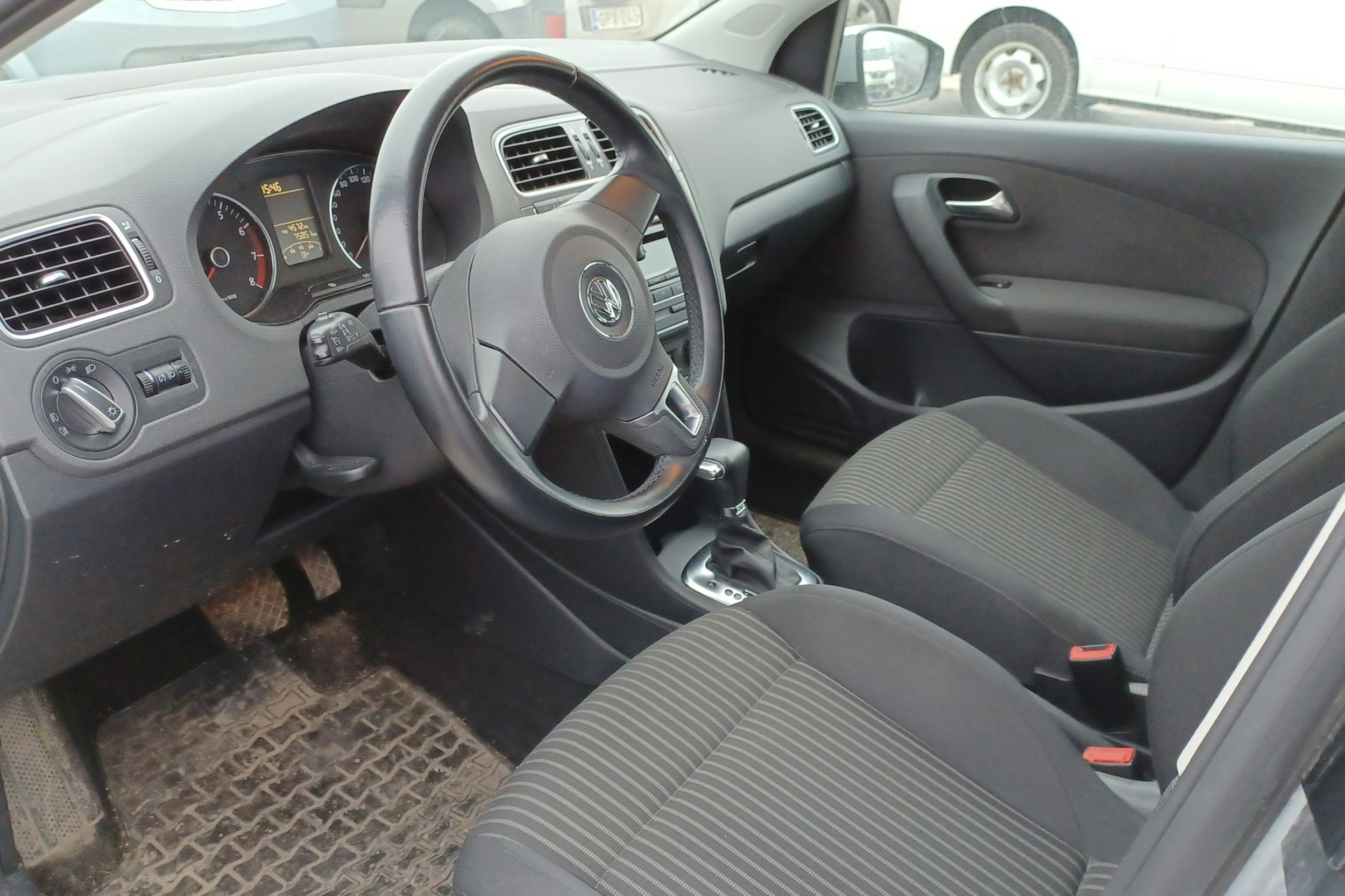 Harmaa Volkswagen POLO 2010 kuva 3.