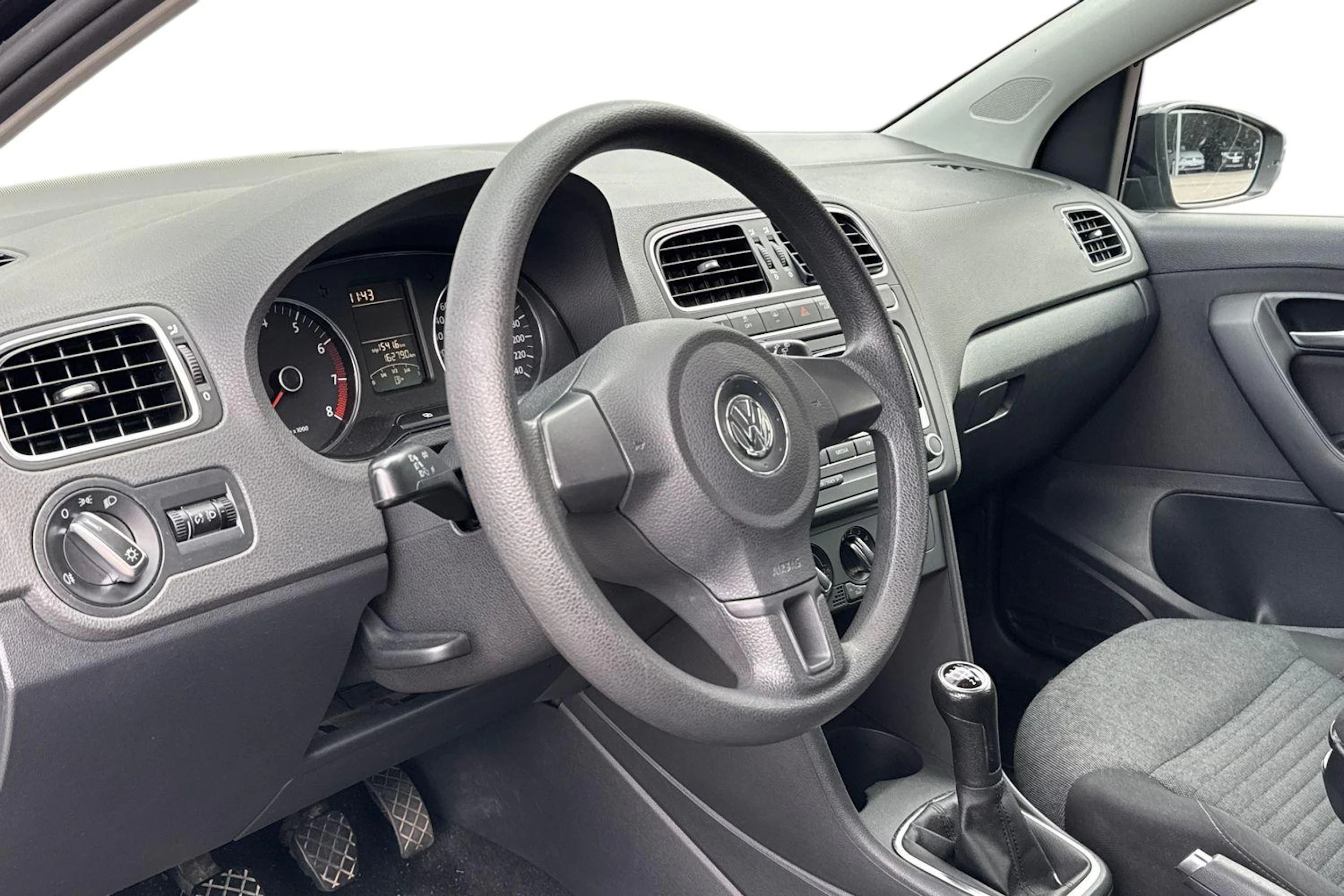 musta Volkswagen Polo 2010 kuva 3.