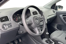 musta Volkswagen Polo 2010 kuva 3.