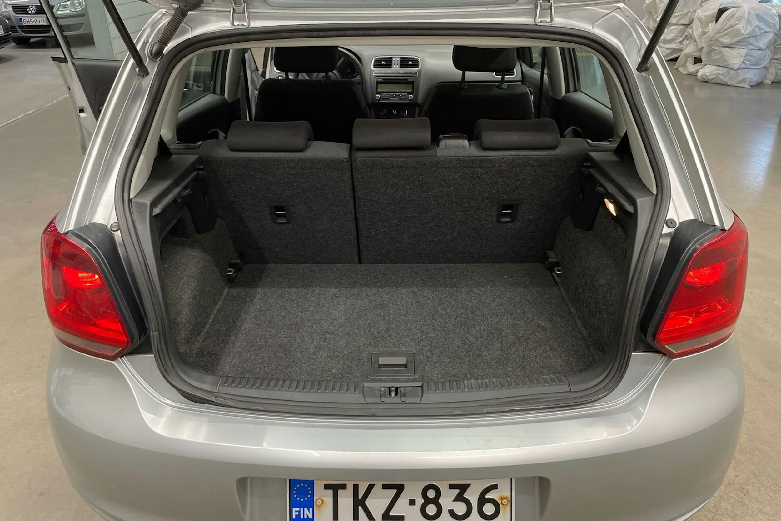 harmaa Volkswagen Polo 2010 kuva 14.