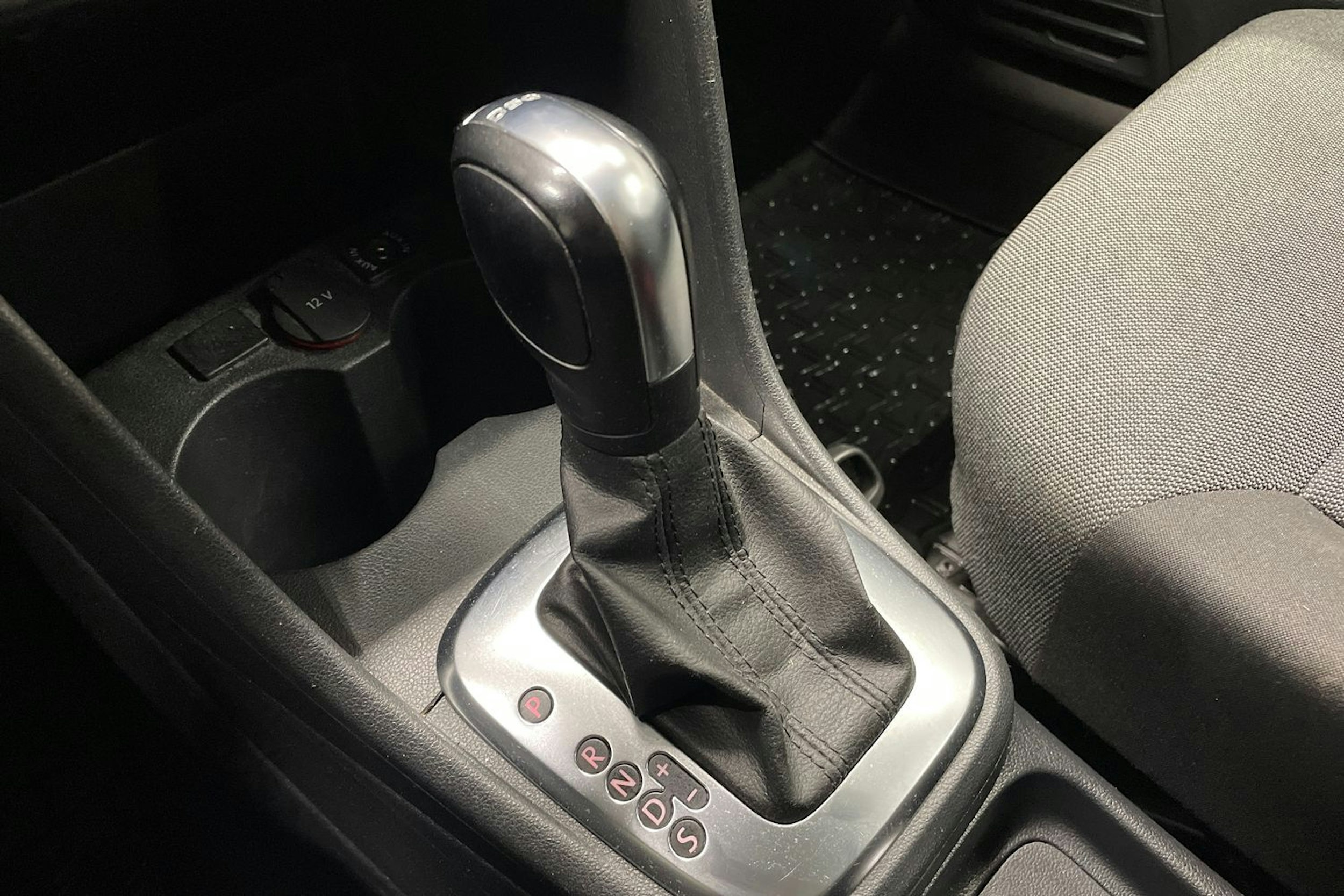 harmaa Volkswagen Polo 2010 kuva 18.