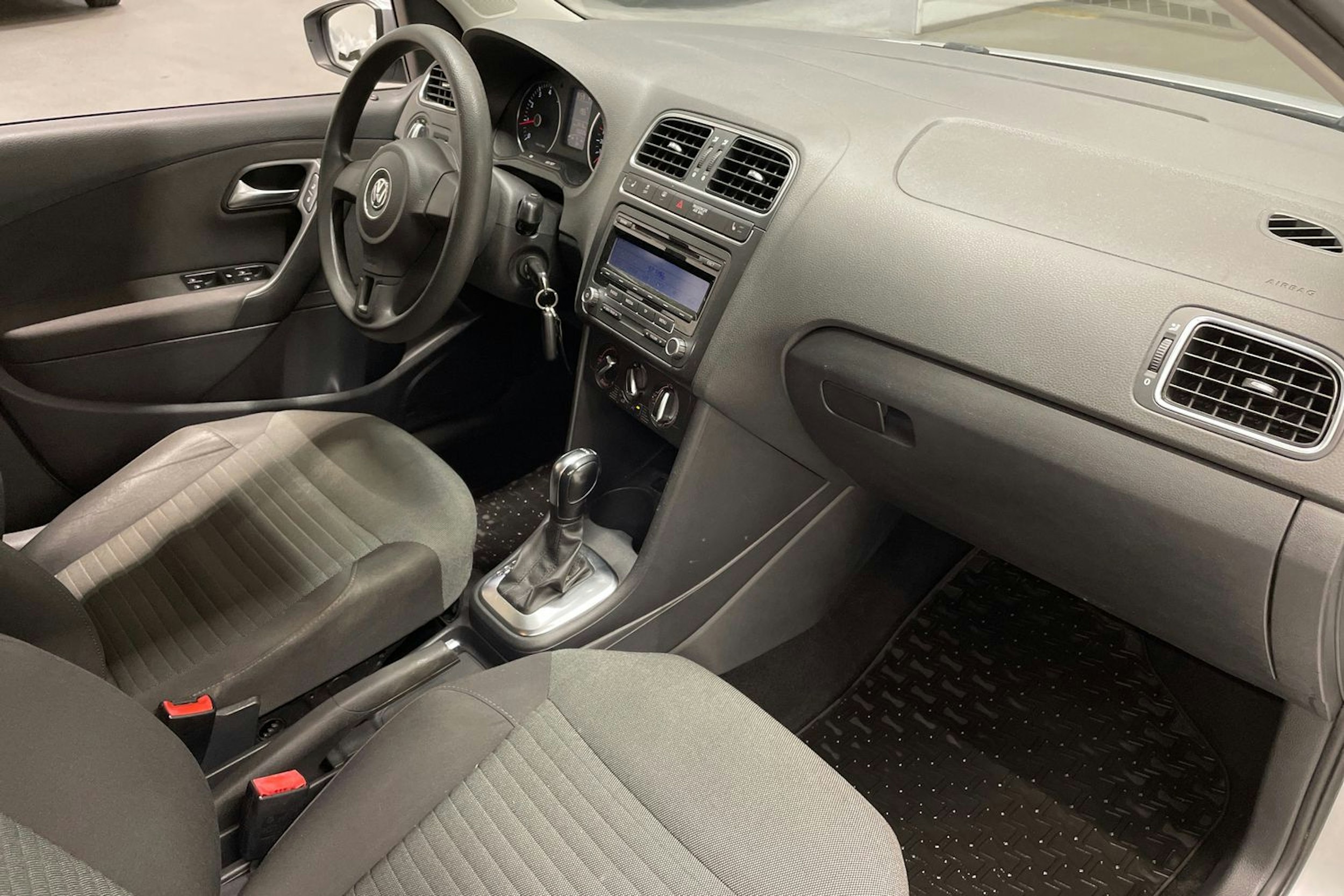 harmaa Volkswagen Polo 2010 kuva 23.