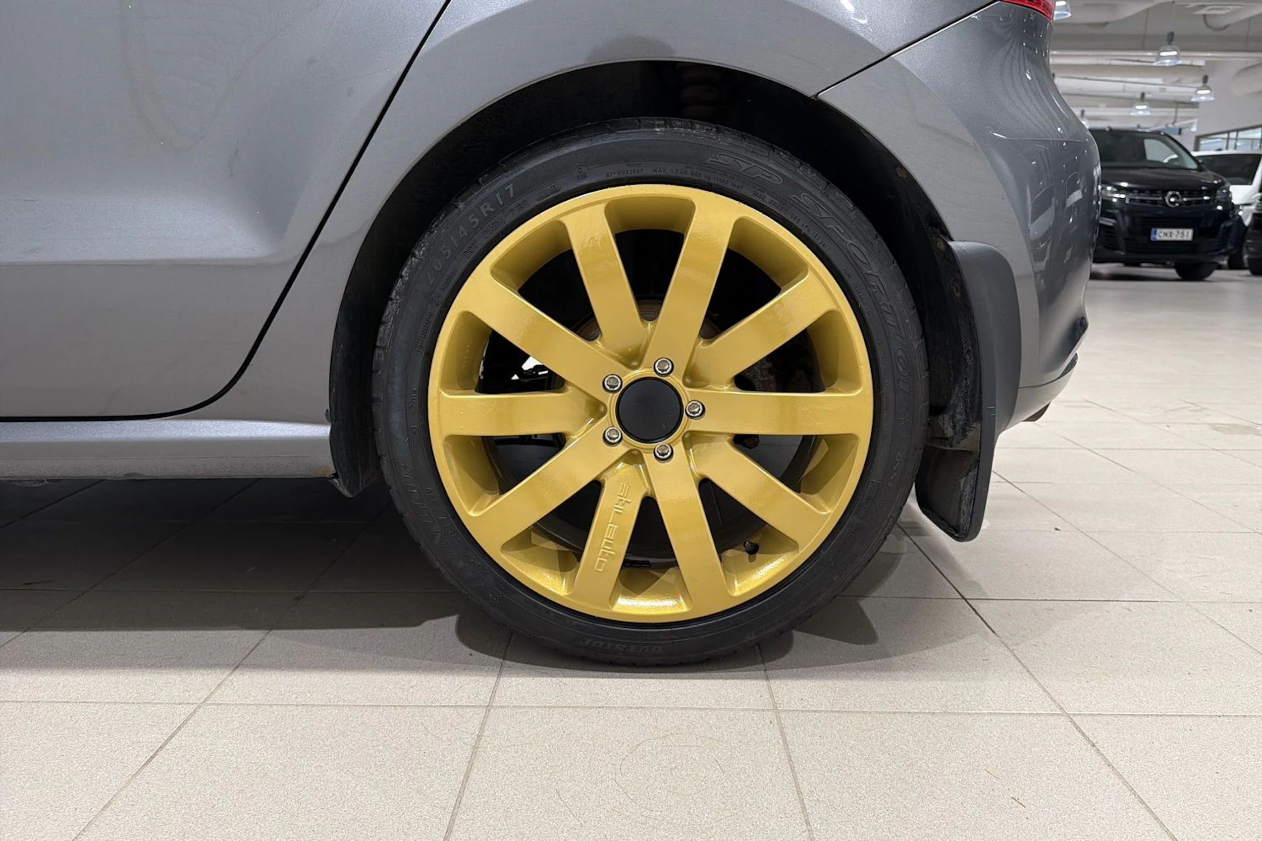 harmaa Volkswagen Polo 2011 kuva 10.