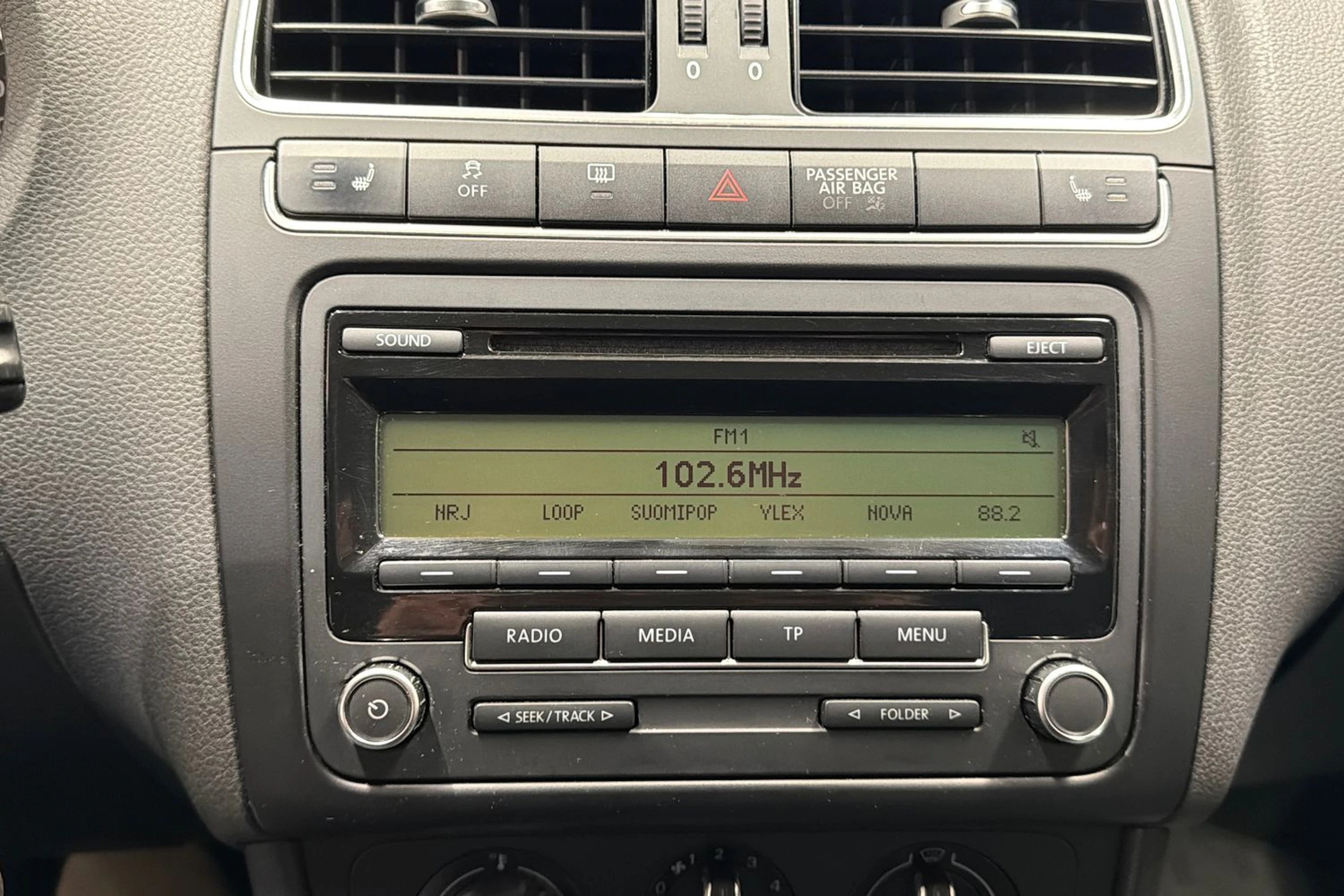 harmaa Volkswagen Polo 2011 kuva 13.