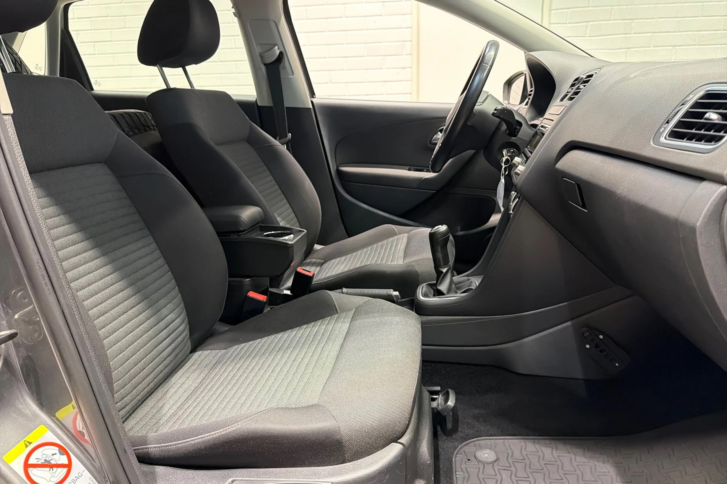 harmaa Volkswagen Polo 2011 kuva 15.