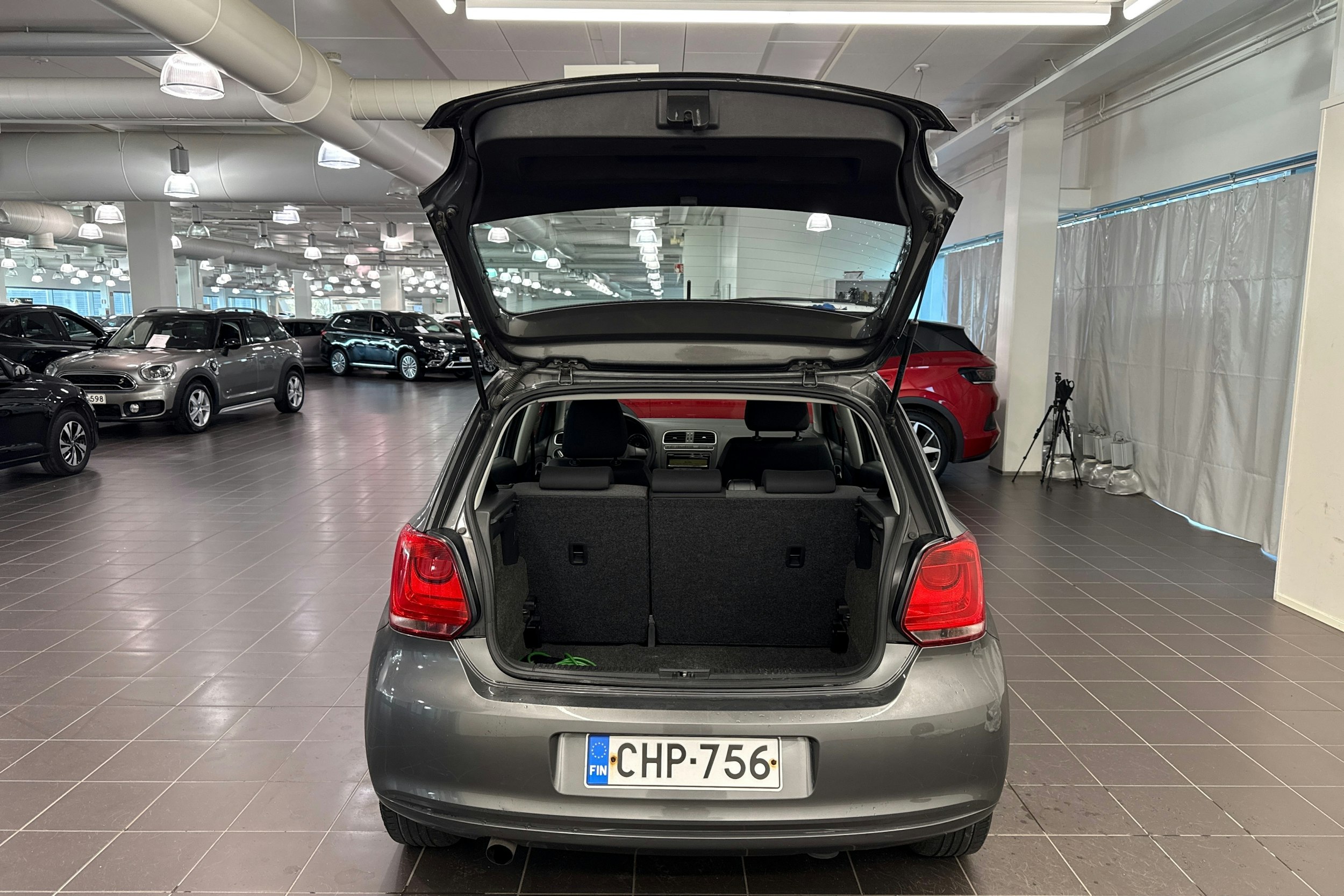 Harmaa Volkswagen POLO 2011 kuva 21.