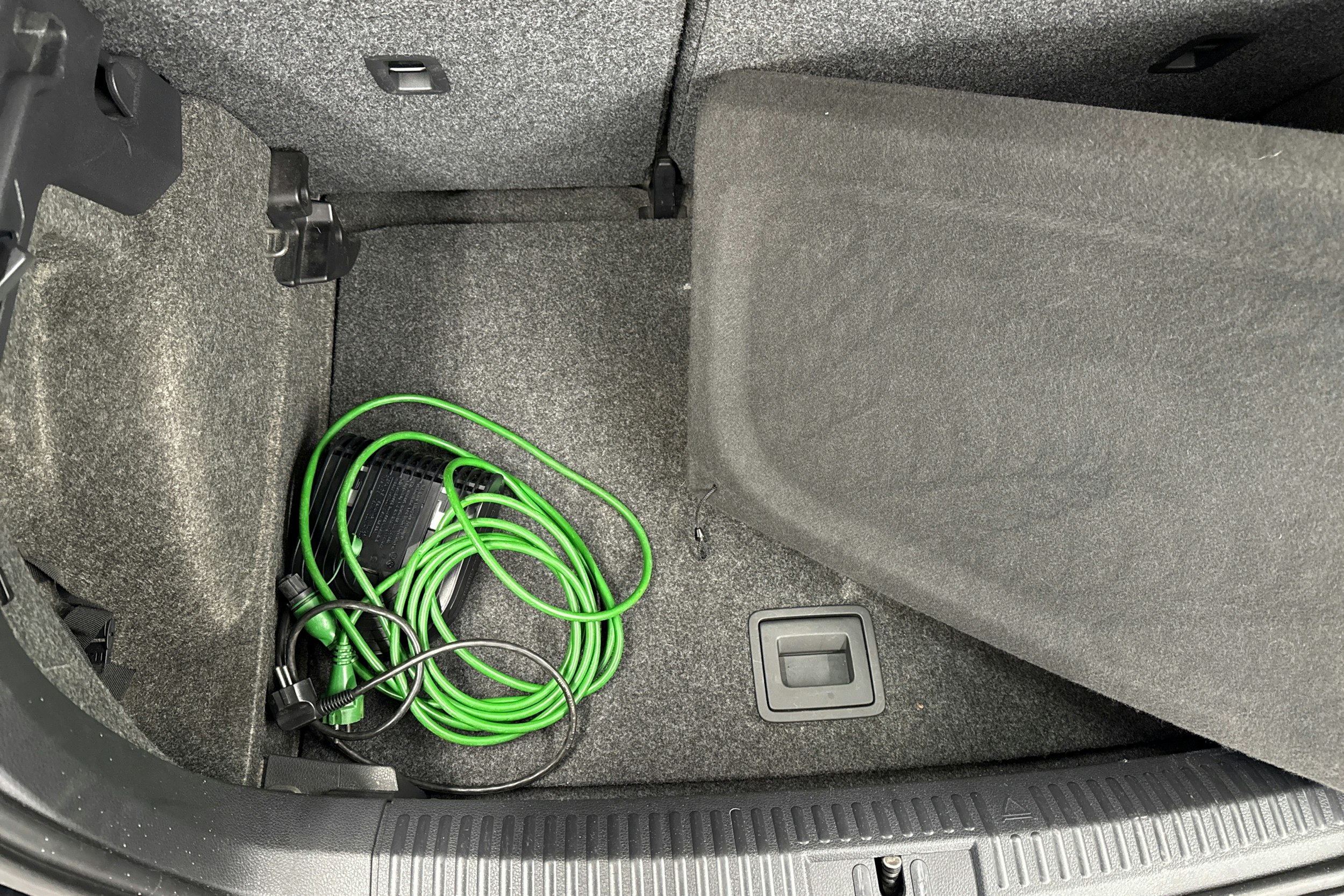 Harmaa Volkswagen POLO 2011 kuva 22.