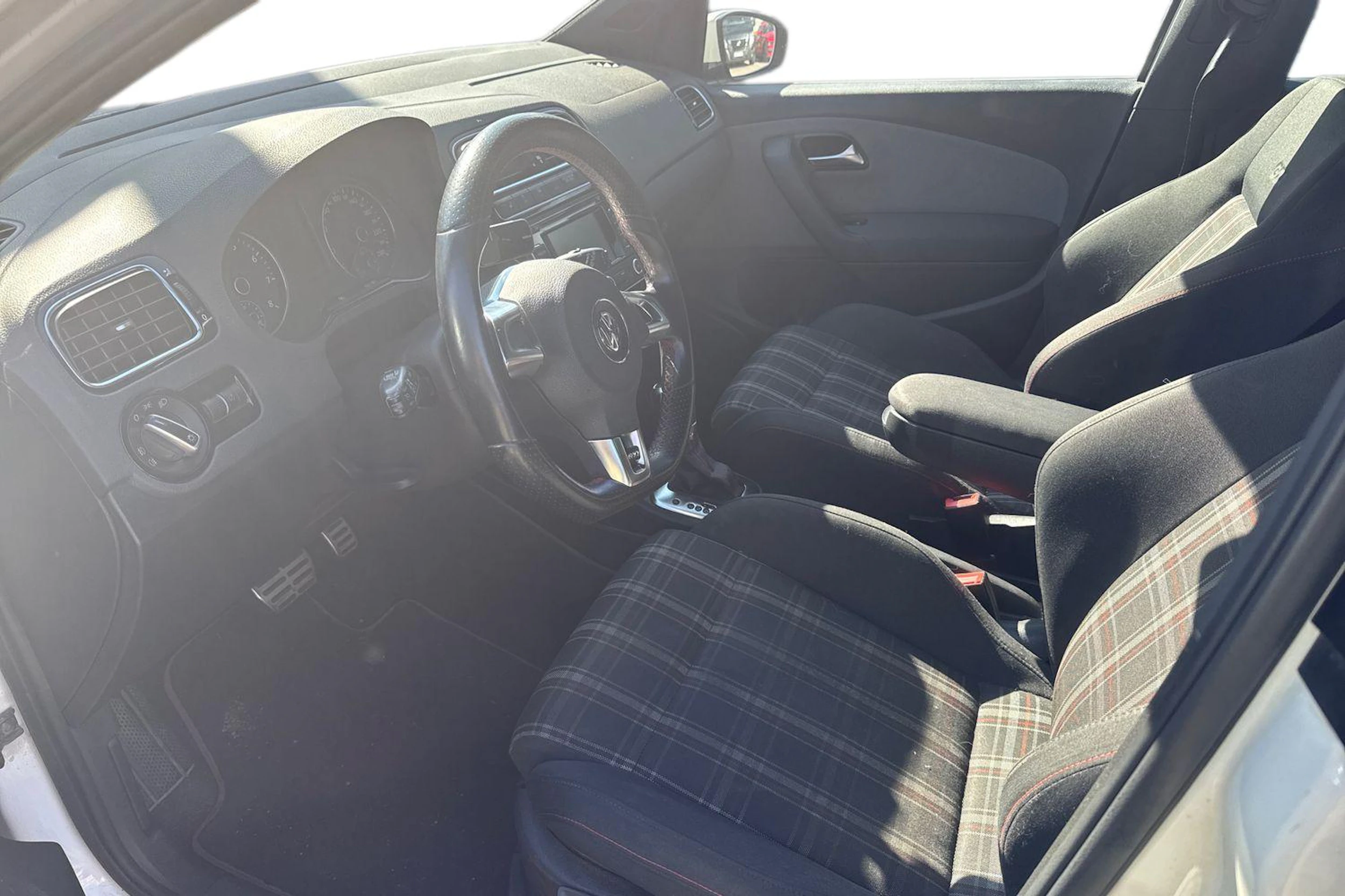 valkoinen Volkswagen Polo 2011 kuva 3.