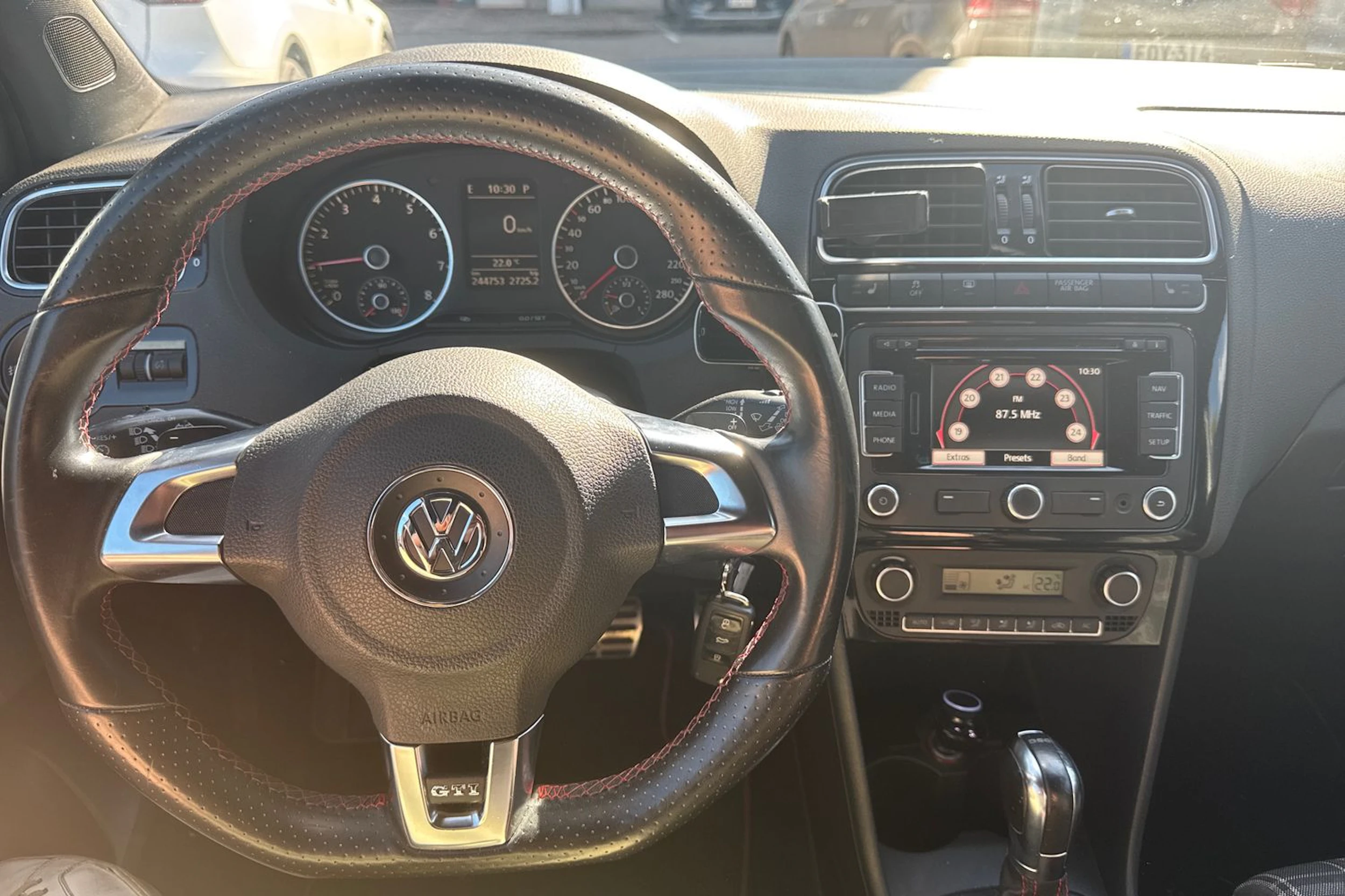 valkoinen Volkswagen Polo 2011 kuva 4.