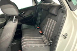 valkoinen Volkswagen Polo 2011 kuva 8.