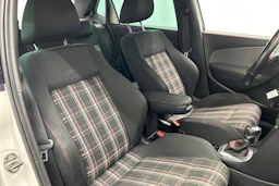 valkoinen Volkswagen Polo 2011 kuva 11.