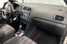 valkoinen Volkswagen Polo 2011 kuva 12.