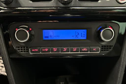 valkoinen Volkswagen Polo 2011 kuva 20.