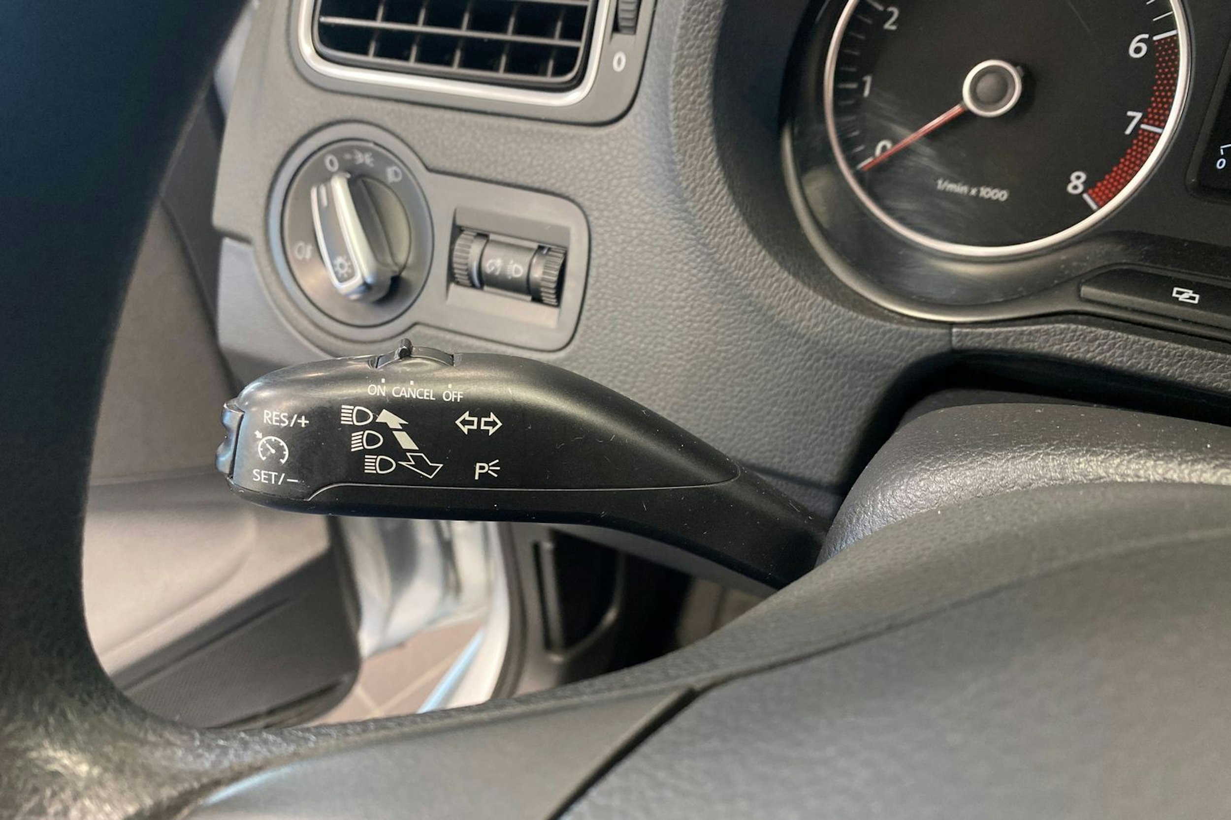 met. harmaa Volkswagen Polo 2011 kuva 21.