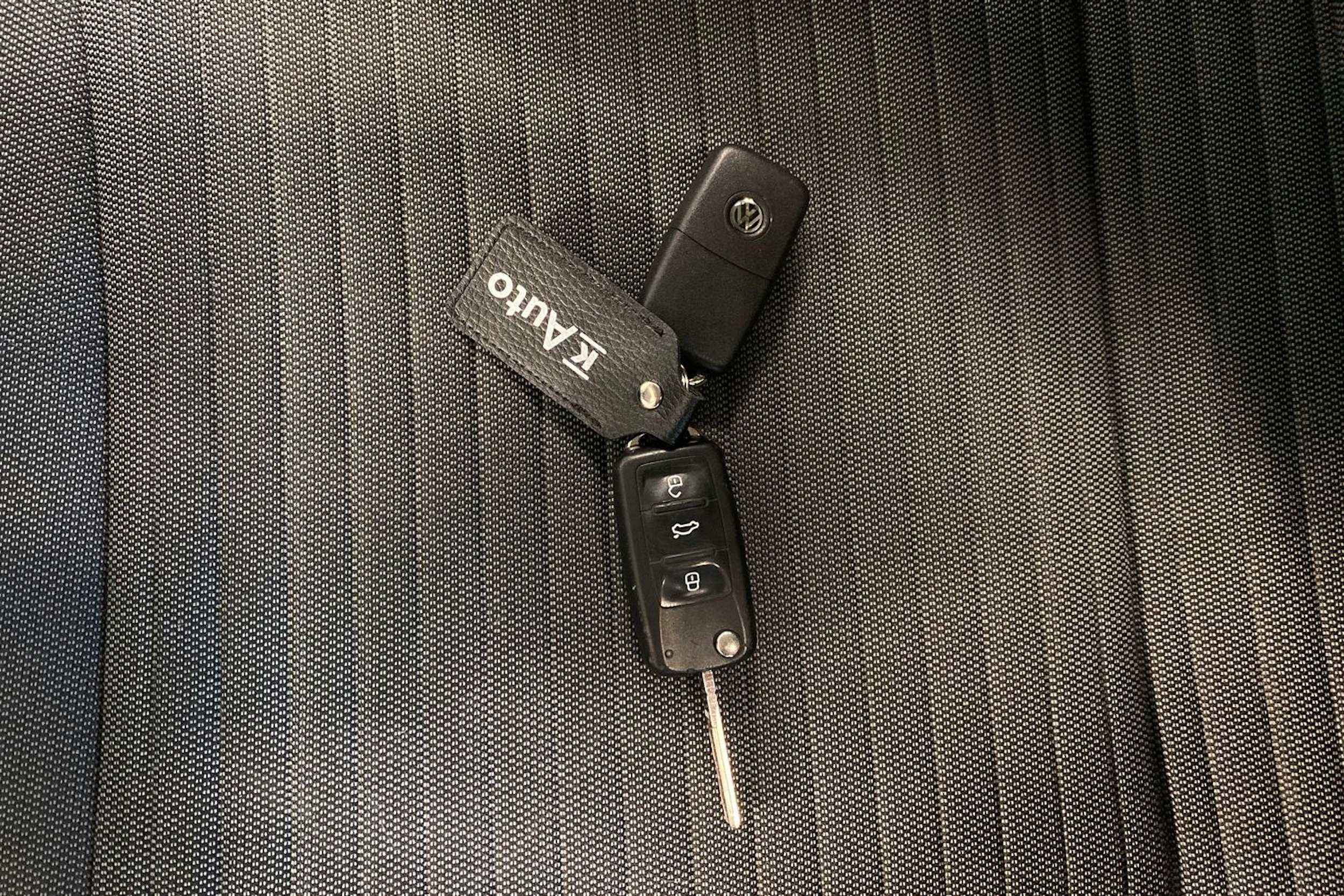 met. harmaa Volkswagen Polo 2011 kuva 22.