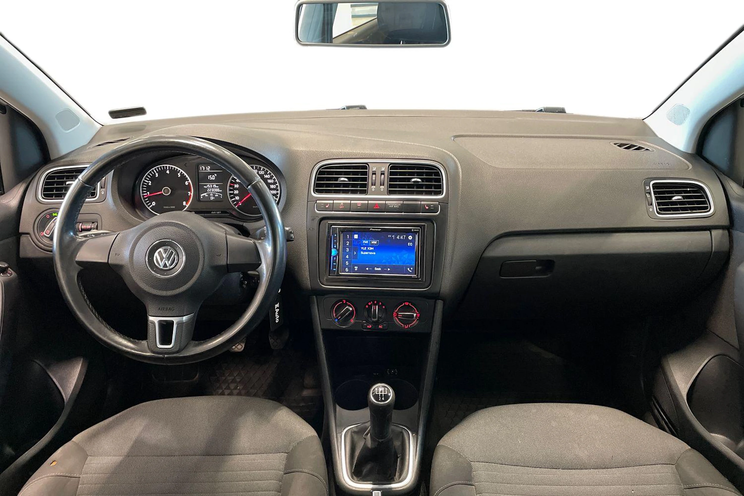 valkoinen Volkswagen Polo 2011 kuva 9.