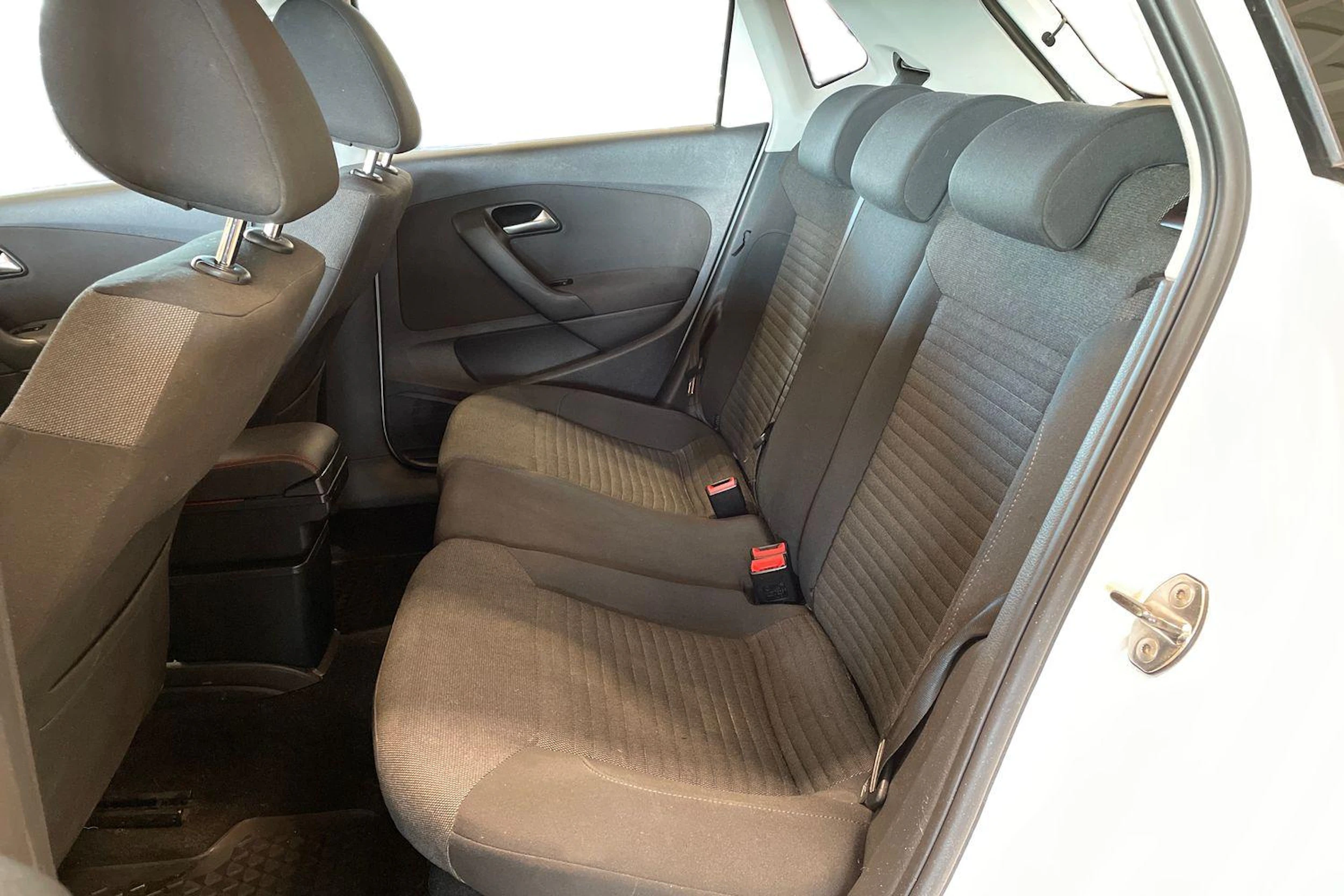valkoinen Volkswagen Polo 2011 kuva 11.