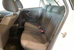 valkoinen Volkswagen Polo 2011 kuva 11.