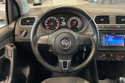 valkoinen Volkswagen Polo 2011 kuva 16.