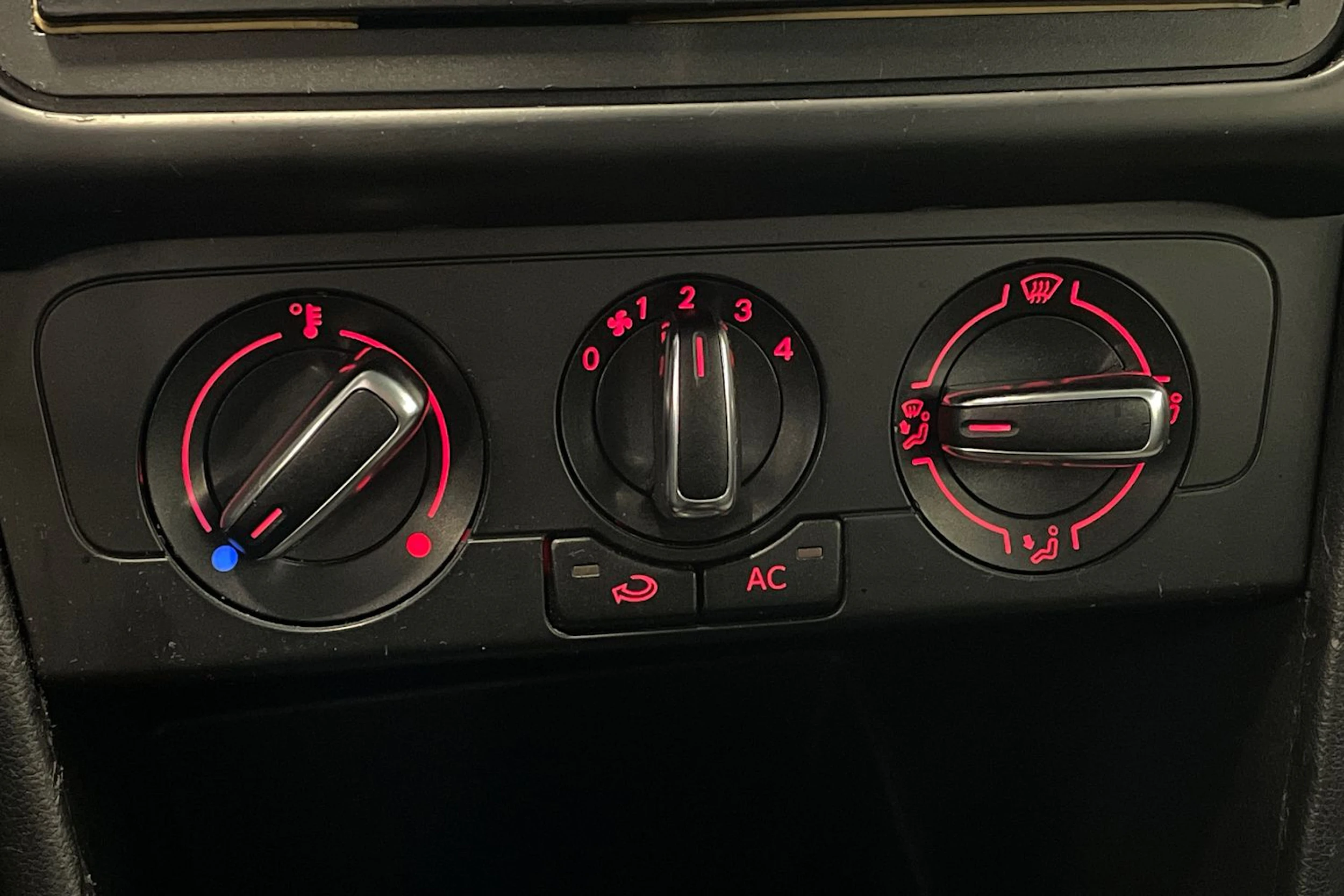 valkoinen Volkswagen Polo 2011 kuva 21.