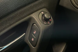 valkoinen Volkswagen Polo 2011 kuva 24.